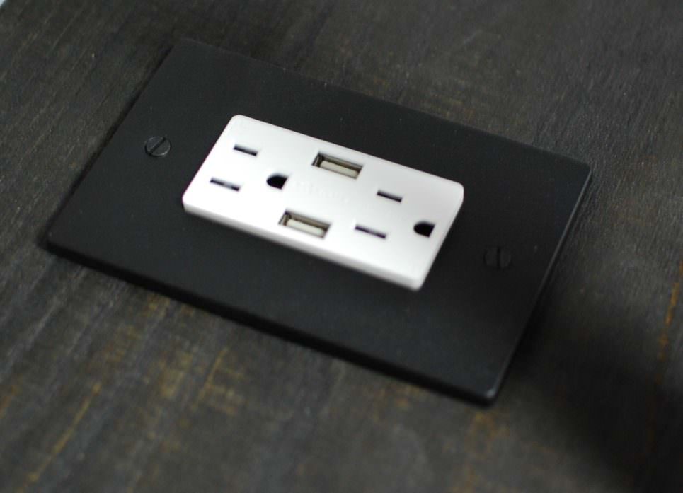 USB/Outlet Charging Station
